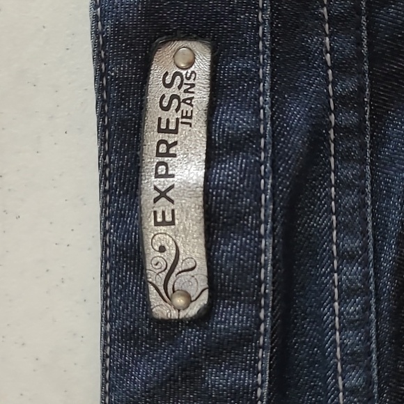 Express Barely Bootcut Jeans size 6 - Picture 3 of 9